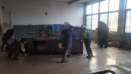 2018年7月9日通辽工厂机械设备安装现场纪实 安全、高效的专业搬运与吊装服务